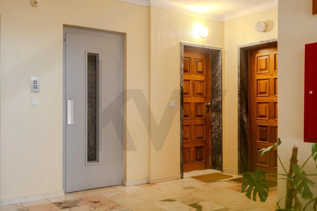 Apartamento T4 para Venda em Massamá e Monte Abraão Foto 53