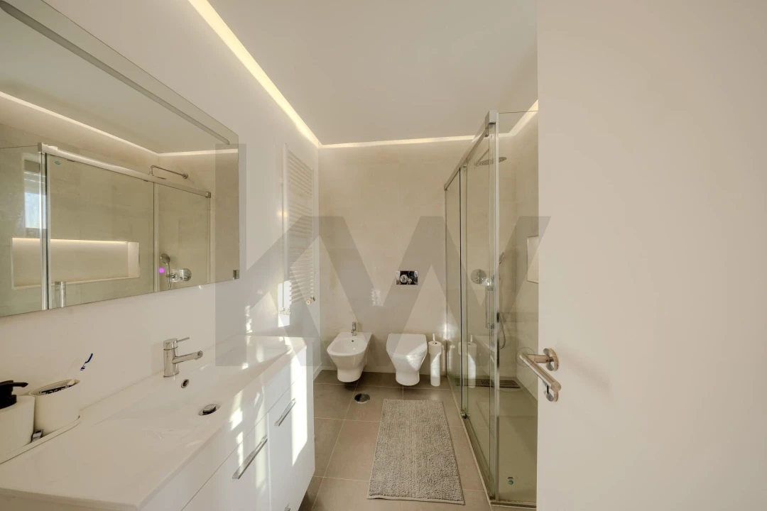 Apartamento T4 para Venda em Massamá e Monte Abraão Foto 29