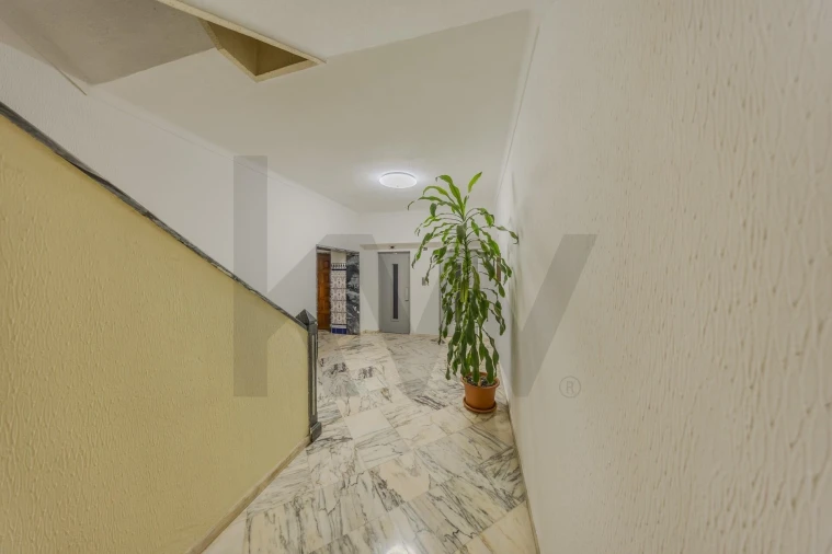 Apartamento T4 para Venda em Massamá e Monte Abraão Foto 54