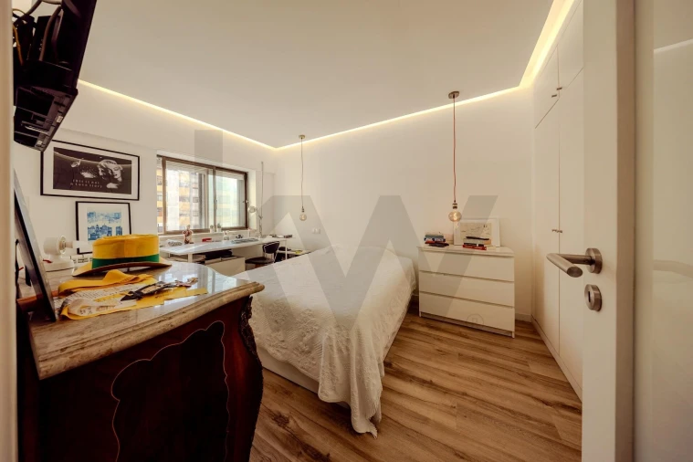 Apartamento T4 para Venda em Massamá e Monte Abraão Foto 17