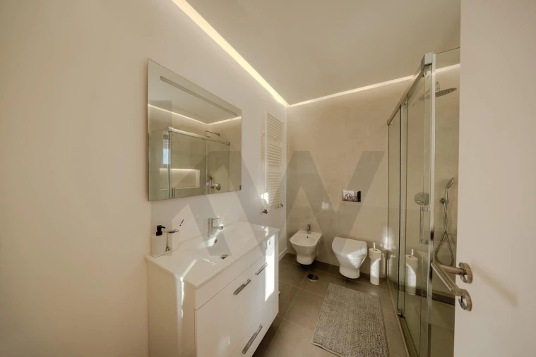 Apartamento T4 para Venda em Massamá e Monte Abraão Foto 30