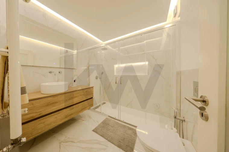 Apartamento T4 para Venda em Massamá e Monte Abraão Foto 40