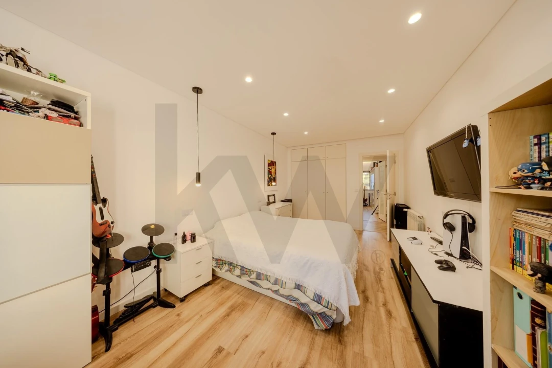 Apartamento T4 para Venda em Massamá e Monte Abraão Foto 37