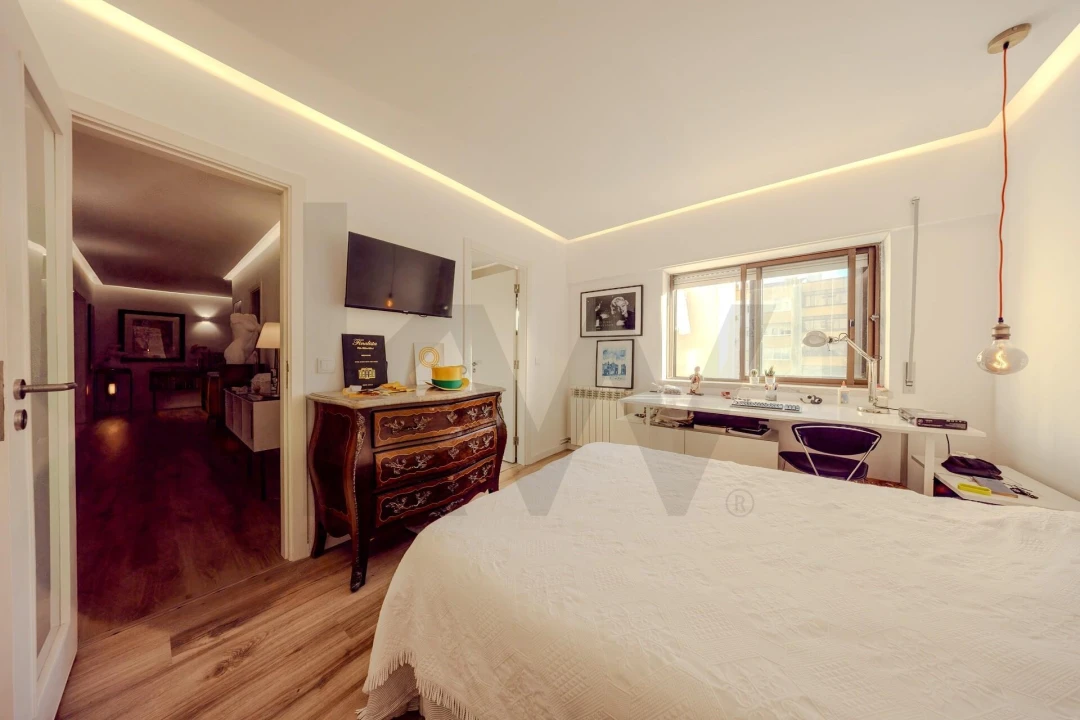 Apartamento T4 para Venda em Massamá e Monte Abraão Foto 21