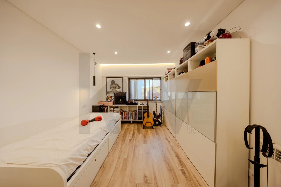 Apartamento T4 para Venda em Massamá e Monte Abraão Foto 32