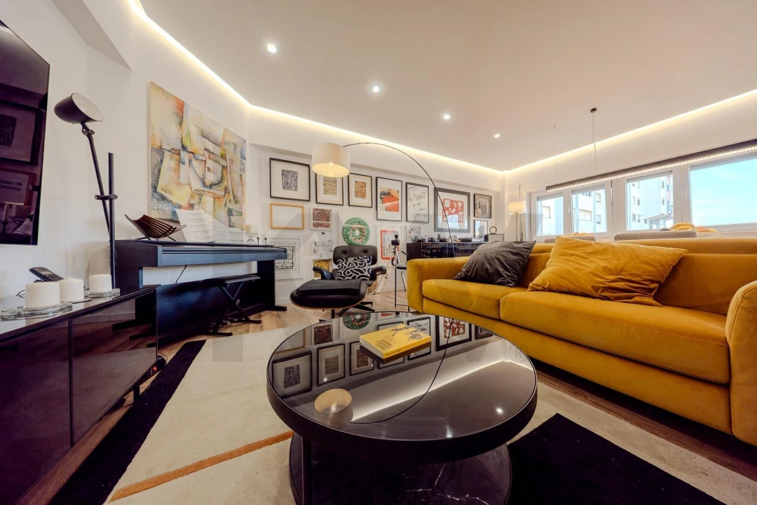 Apartamento T4 para Venda em Massamá e Monte Abraão Foto 9