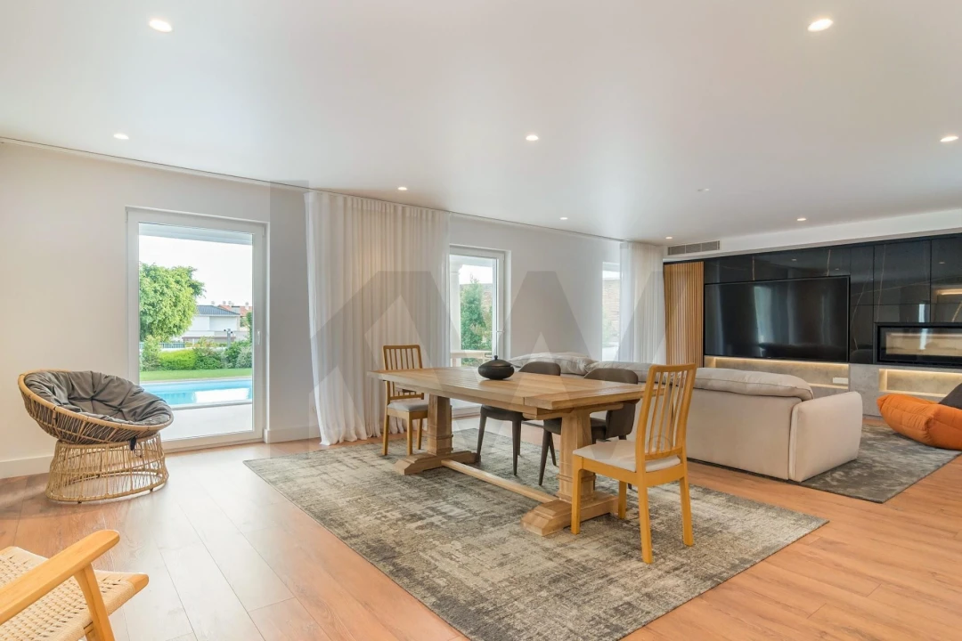 Moradia T4 para Venda em São João das Lampas e Terrugem Foto 23