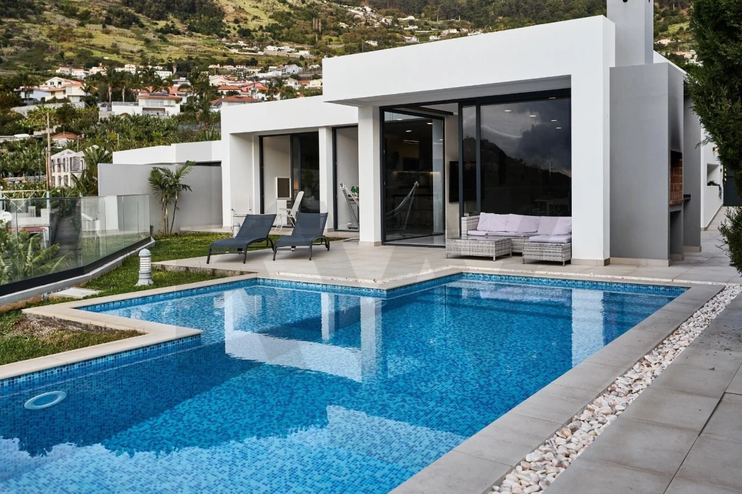 Moradia T3 para Venda em Arco da Calheta Foto 1