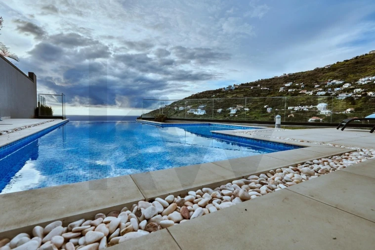 Moradia T3 para Venda em Arco da Calheta Foto 4