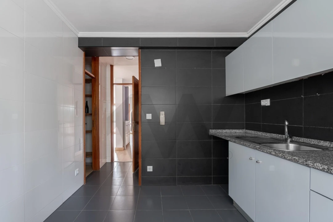 Apartamento T3 para Venda em Santa Maria de Lamas Foto 8