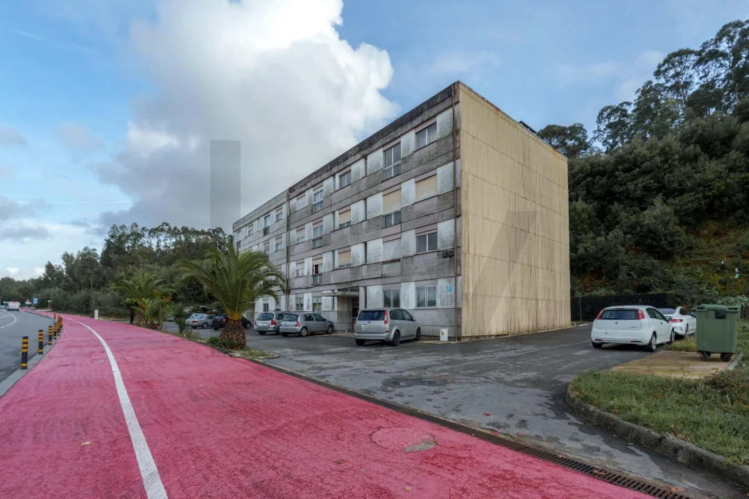 Apartamento T3 para Venda em Santa Maria de Lamas Foto 1