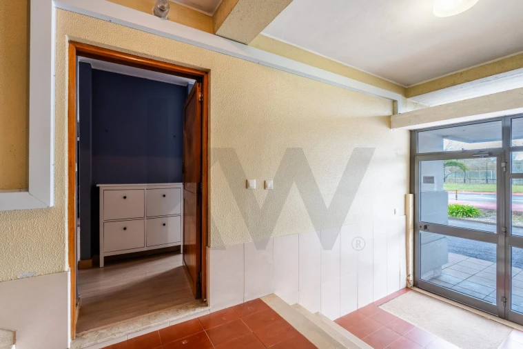 Apartamento T3 para Venda em Santa Maria de Lamas Foto 3