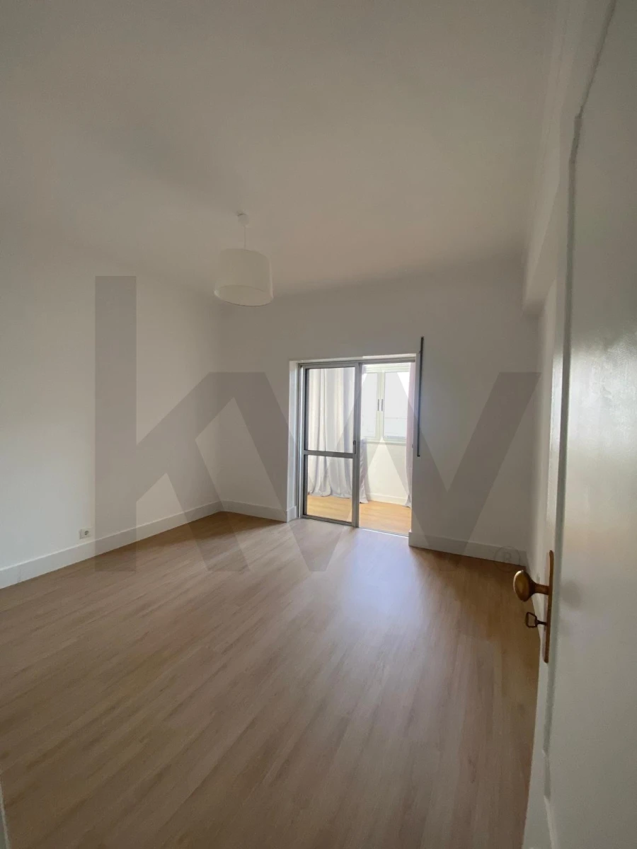 Apartamento T1 para Venda em Costa da Caparica Foto 15