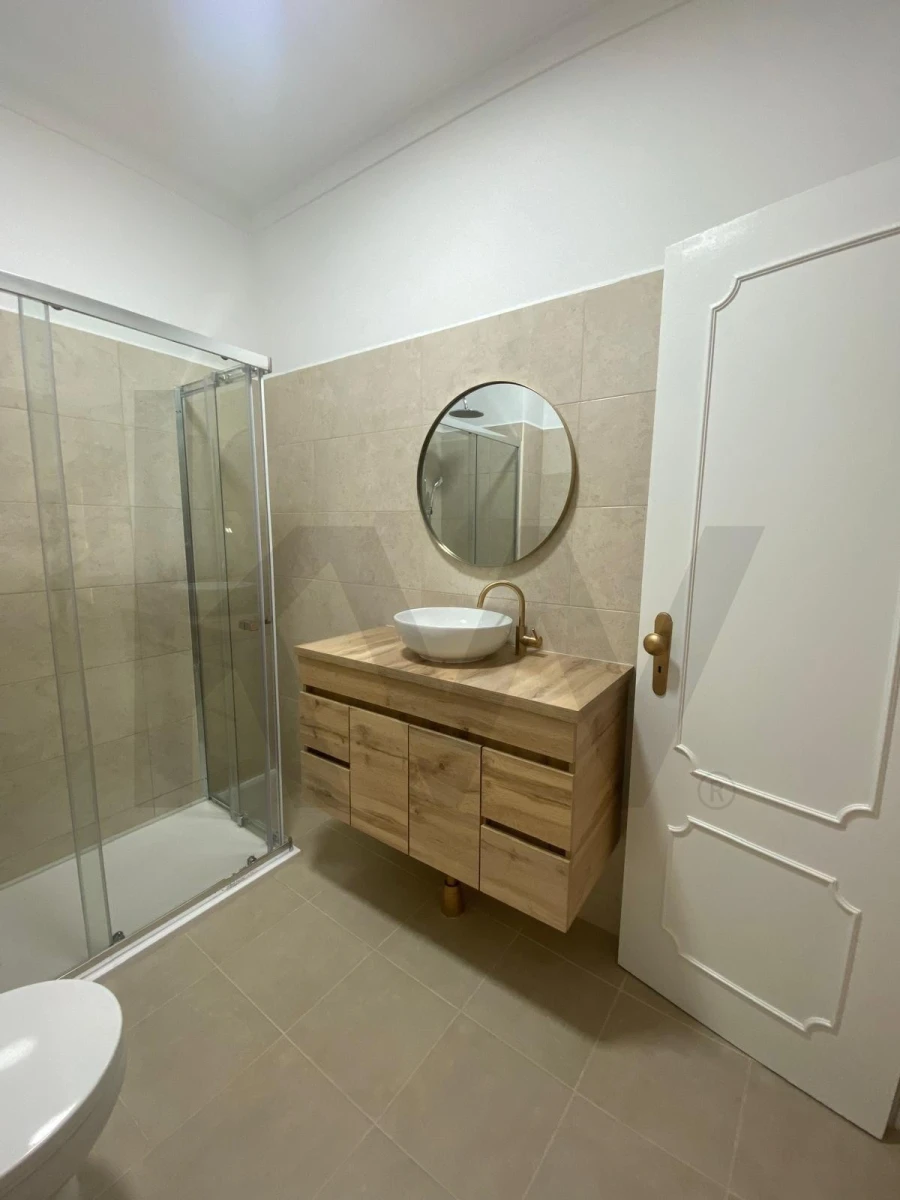 Apartamento T1 para Venda em Costa da Caparica Foto 23