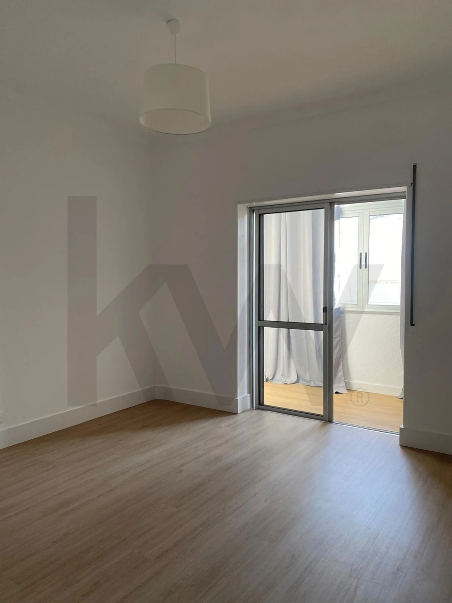 Apartamento T1 para Venda em Costa da Caparica Foto 13