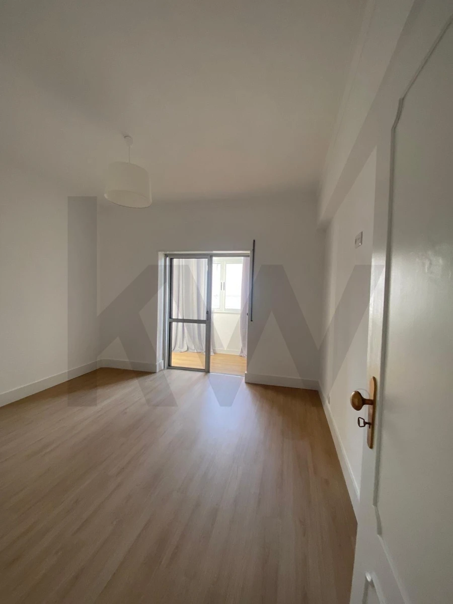 Apartamento T1 para Venda em Costa da Caparica Foto 14