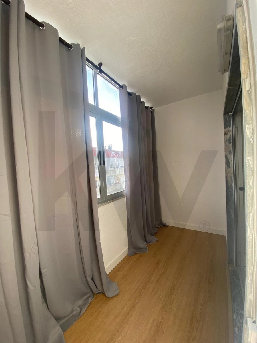 Apartamento T1 para Venda em Costa da Caparica Foto 17