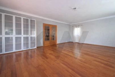 Moradia T5 para Venda em Colares