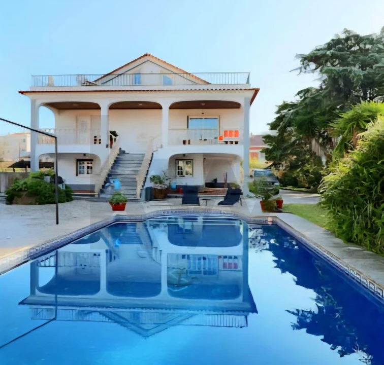 Moradia T5 para Venda em Colares Foto 2