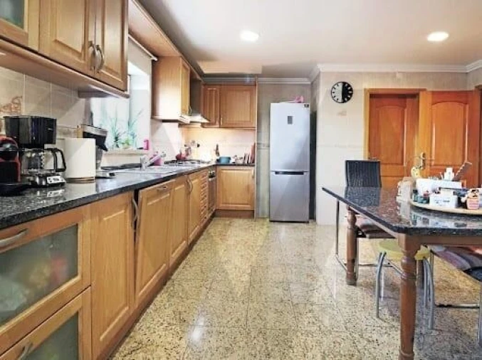 Moradia T5 para Venda em Colares Foto 19