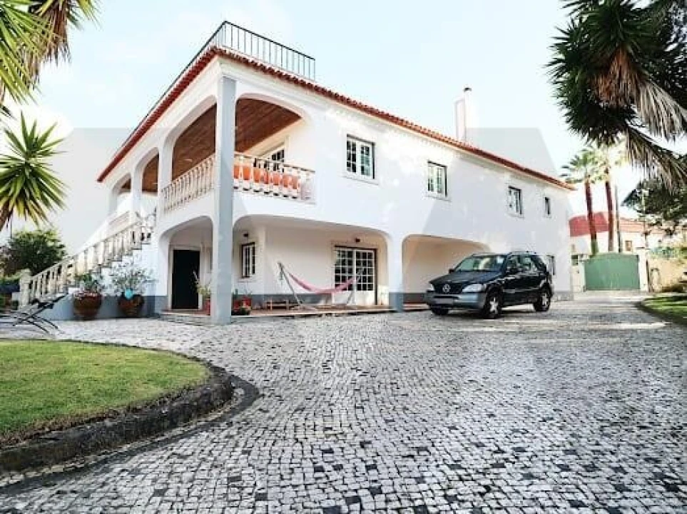 Moradia T5 para Venda em Colares Foto 1