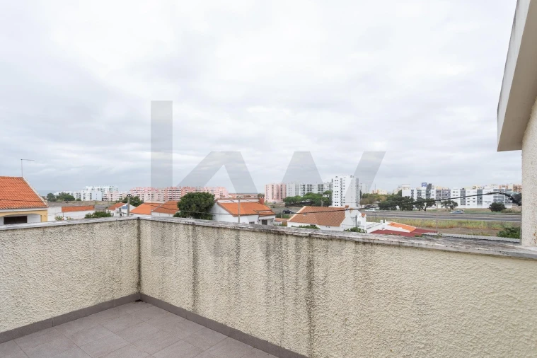 Moradia T7 para Venda em Barreiro e Lavradio Foto 24