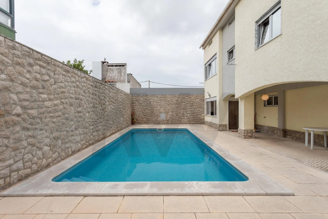 Moradia T7 para Venda em Barreiro e Lavradio Foto 1