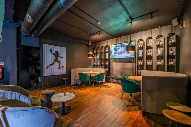 Negócio para Venda em Santa Marinha e São Pedro da Afurada Foto 6