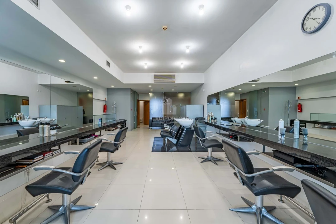 Negócio para Venda em Santa Marinha e São Pedro da Afurada Foto 4