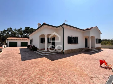 Moradia T3 para Venda em Coimbrão