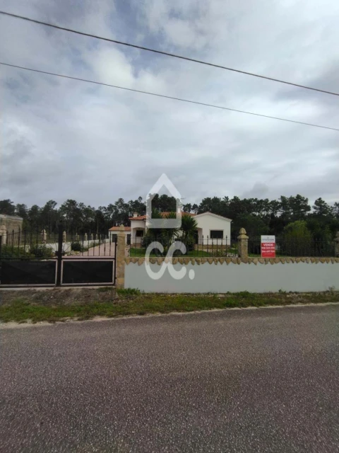 Moradia T3 para Venda em Coimbrão