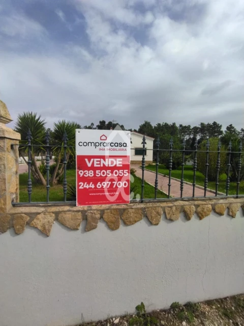 Moradia T3 para Venda em Coimbrão