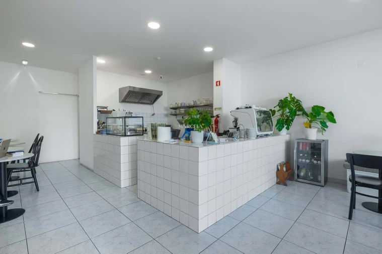 Negócio para Venda em Lagos (São Sebastião e Santa Maria) Foto 6