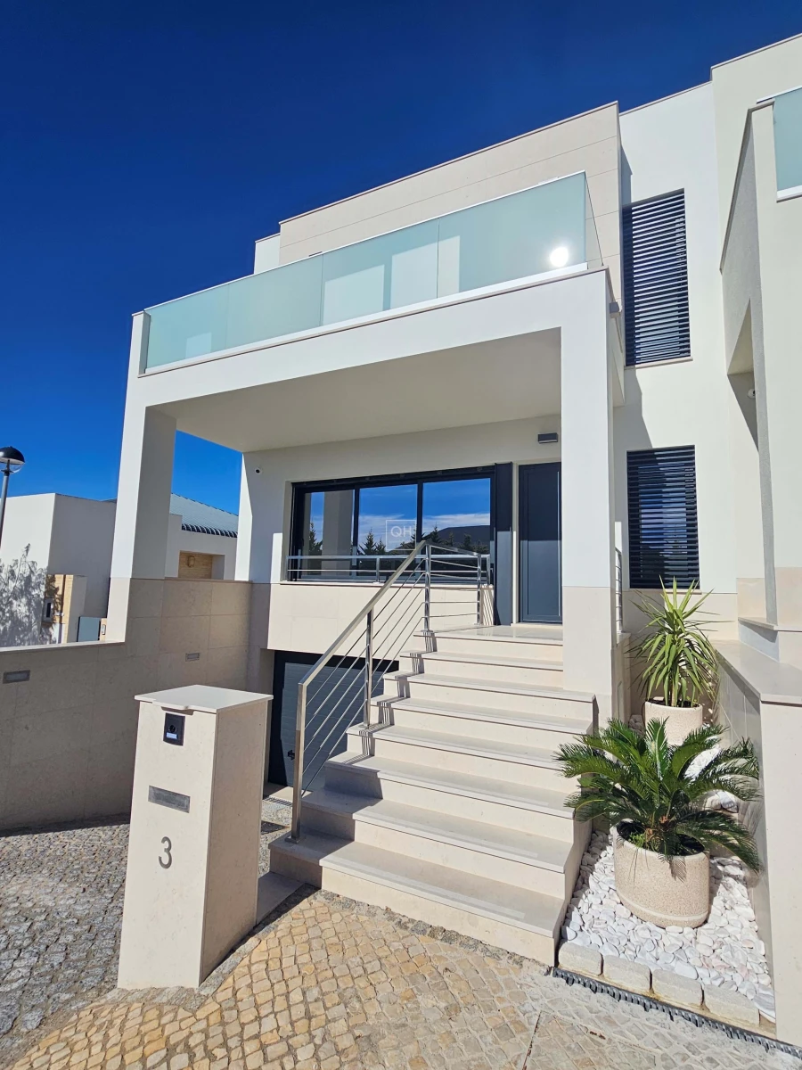 Moradia T3 para Venda em Montenegro Foto 2