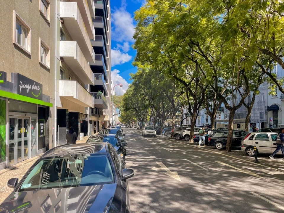 Negócio para Venda em Avenidas Novas Foto 1