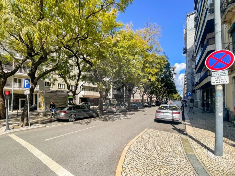 Negócio para Venda em Avenidas Novas Foto 3