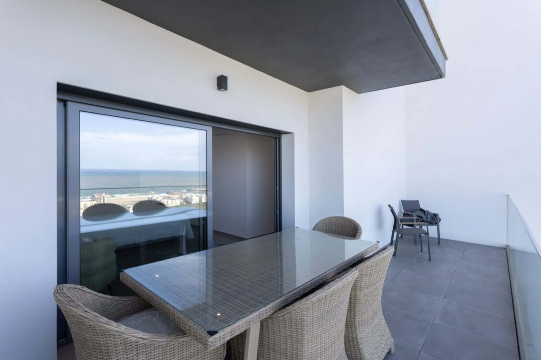Apartamento T1 para Venda em Nazare Foto 12