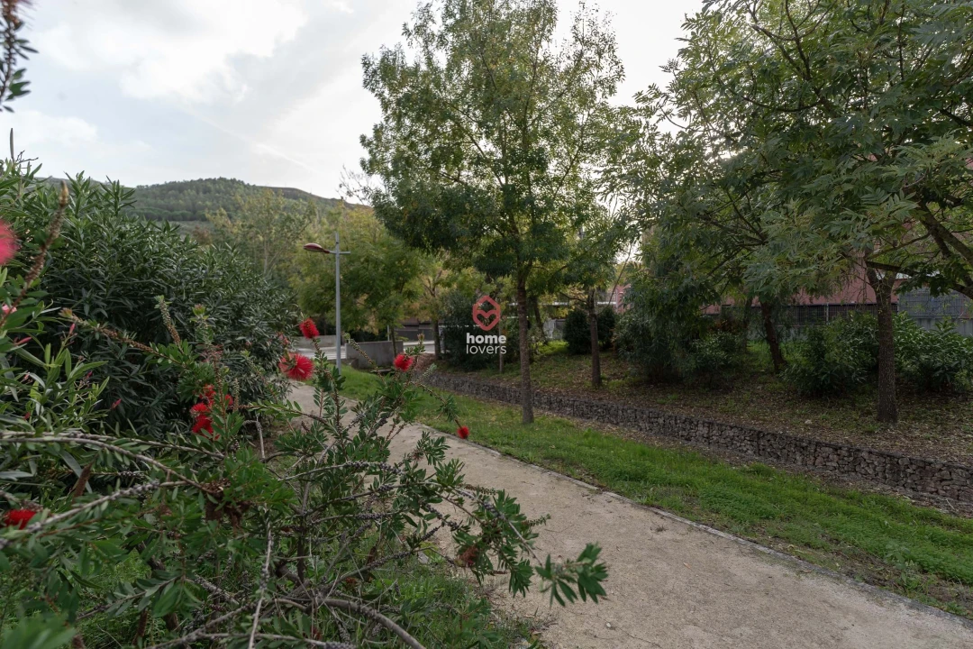 Moradia T3 para Venda em Bucelas Foto 46