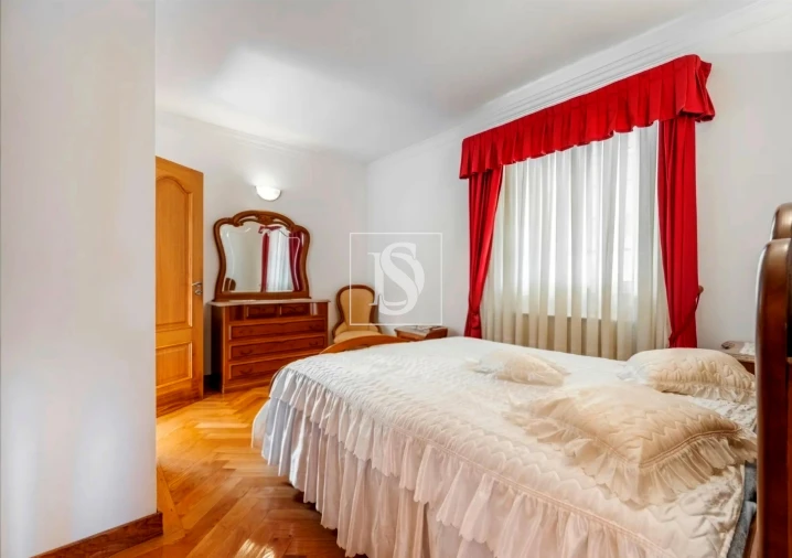 Moradia T6 para Venda em Vilar de Ferreiros Foto 28