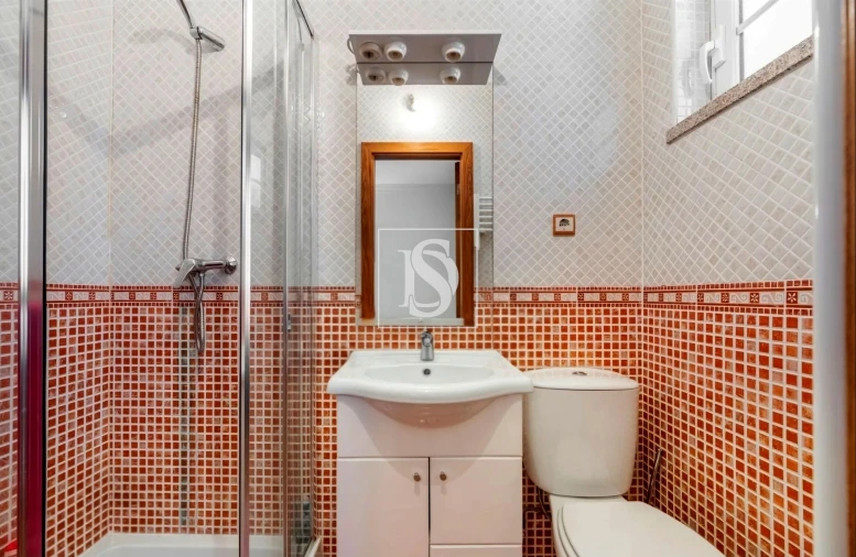 Moradia T6 para Venda em Vilar de Ferreiros Foto 23