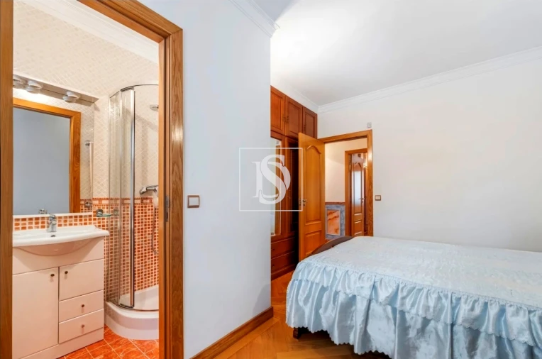 Moradia T6 para Venda em Vilar de Ferreiros Foto 19