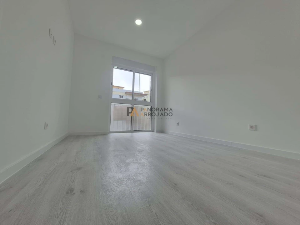 Apartamento T2 para Venda em Laranjeiro e Feijó Foto 7