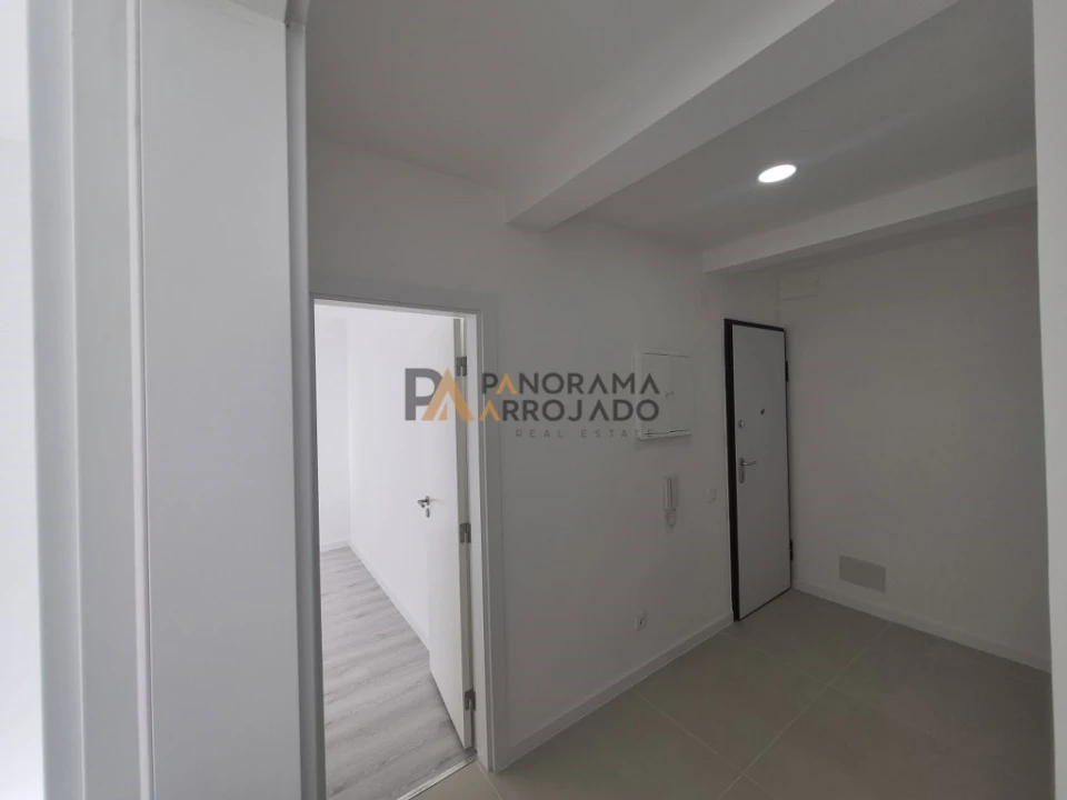 Apartamento T2 para Venda em Laranjeiro e Feijó Foto 13