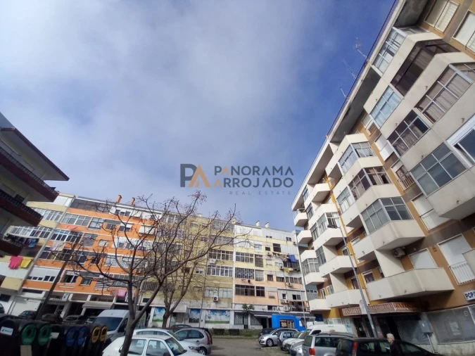 Apartamento T2 para Venda em Laranjeiro e Feijó Foto 19