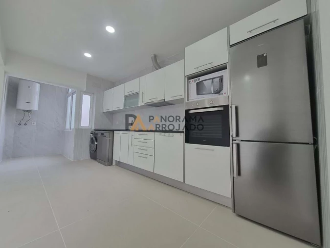 Apartamento T2 para Venda em Laranjeiro e Feijó Foto 32