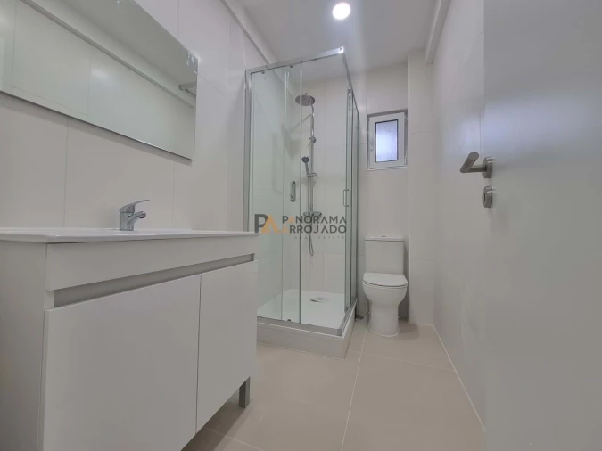 Apartamento T2 para Venda em Laranjeiro e Feijó Foto 11