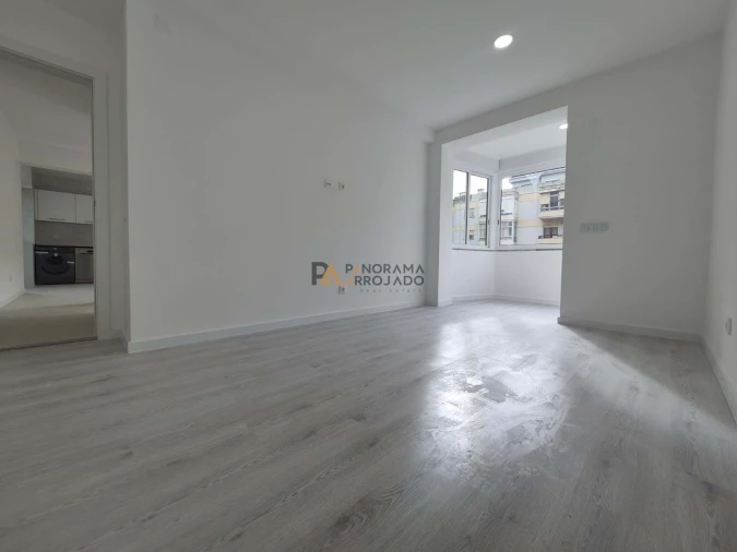 Apartamento T2 para Venda em Laranjeiro e Feijó Foto 5