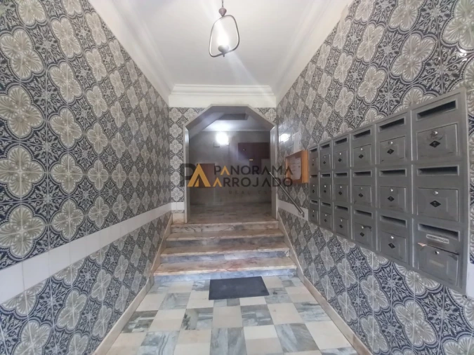 Apartamento T2 para Venda em Laranjeiro e Feijó Foto 17