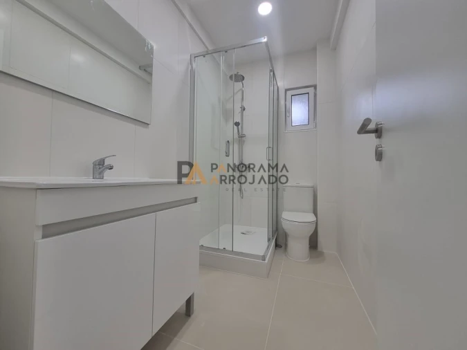 Apartamento T2 para Venda em Laranjeiro e Feijó Foto 4