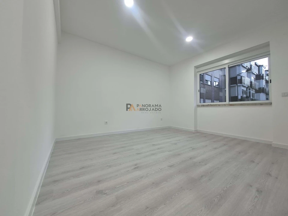 Apartamento T2 para Venda em Almada, Cova da Piedade, Pragal e Cacilhas Foto 4